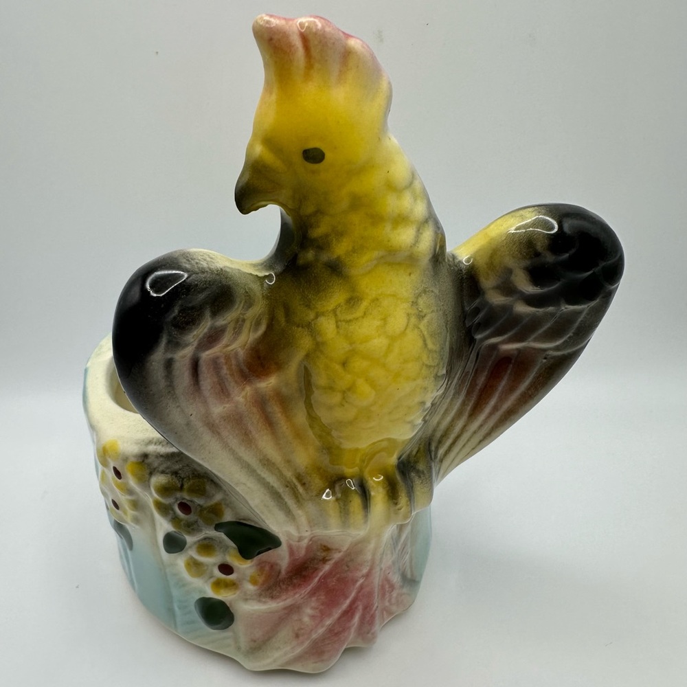 Vintage Mid Century American Bisque Pottery Cockatoo Parrot Bird Planter 5.75”T